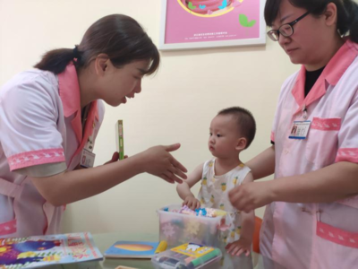 蓮都嬰幼兒照護服務(wù)中心成立，3歲以下幼兒照護難題迎刃而解